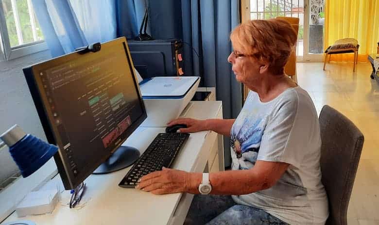 Oma Rosi (86) – „Ein Leben ohne Internet und Website kann ich mir kaum noch vorstellen“